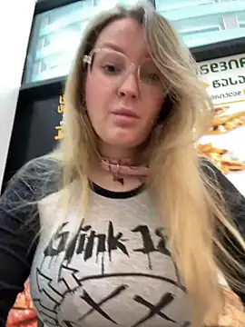 Teya moon  online show from 22, 3, 2026