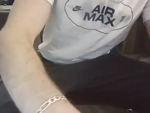 Snapshot of HungStud4You chatting on 8, 1, 2026 HungStud4You online show from 8, 1, 2026