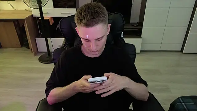 Snapshot of angryzan chatting on 8, 7, 2026 angryzan online show from 8, 7, 2026