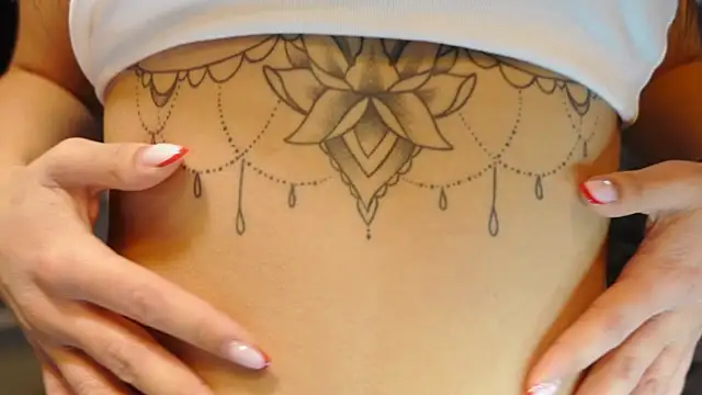 Snapshot of carla_italian chatting on 16, 12, 2024 carla italian online show from 16, 12, 2024