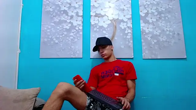 Leon hot X online show from 23, 12, 2024