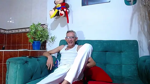 Leon hot X online show from 23, 2, 2025