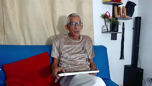 Leon hot X online show from 12, 10, 2025