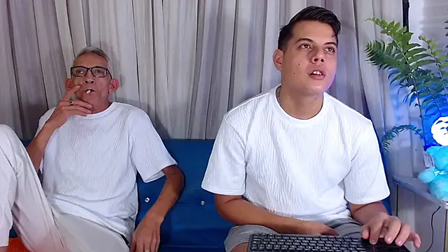 Leon hot X online show from 17, 2, 2026