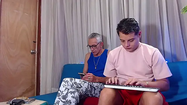 Leon hot X online show from 7, 3, 2026