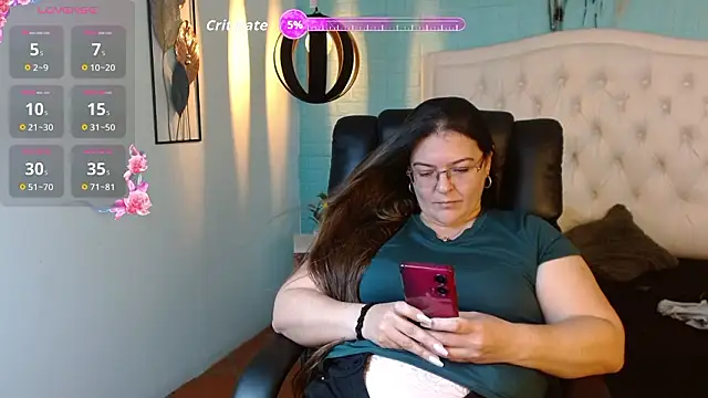 MsJossie online show from 4, 3, 2026