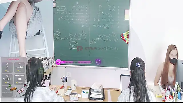 Snapshot of _Math_ chatting on 3, 11, 2025 Math online show from 3, 11, 2025