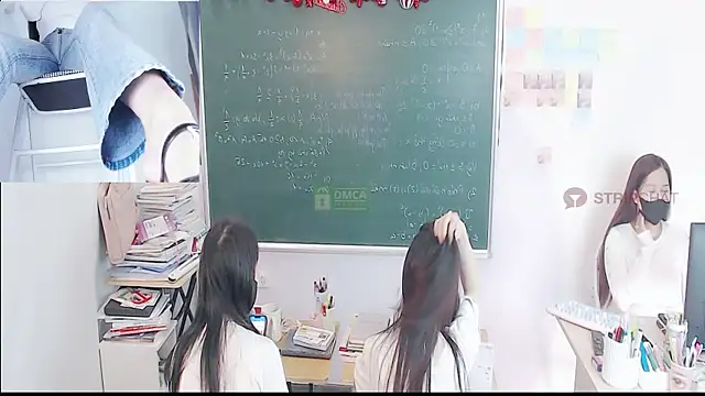 Snapshot of _Math_ chatting on 15, 12, 2025 Math online show from 15, 12, 2025