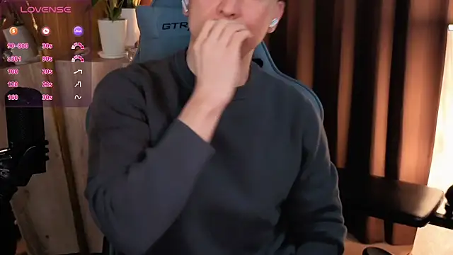 Snapshot of HARU-outdoor-x chatting on 3, 3, 2025 HARU-outdoor-x online show from 3, 3, 2025