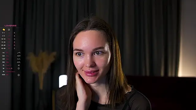 Snapshot of AnneKlint chatting on 1, 2, 2025 AnneKlint online show from 1, 2, 2025