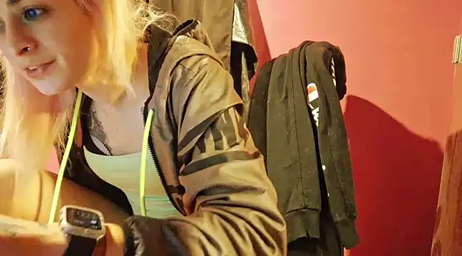 Snapshot of watermellonpussy chatting on 17, 1, 2025 watermellonpussy online show from 17, 1, 2025