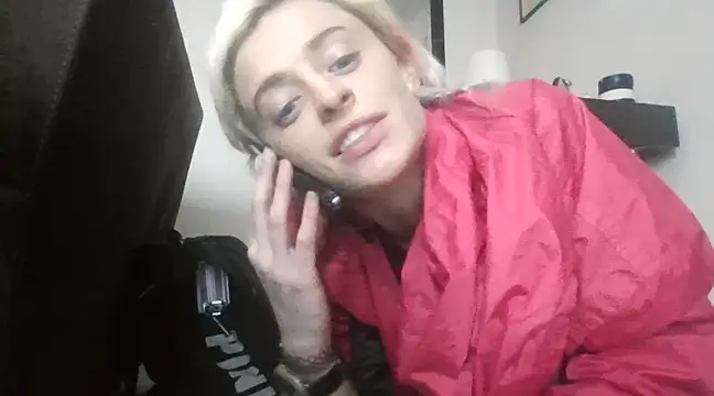 Snapshot of watermellonpussy chatting on 1, 3, 2025 watermellonpussy online show from 1, 3, 2025