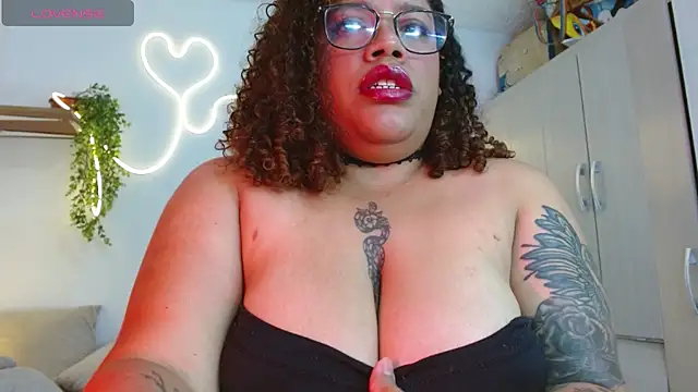 Snapshot of Dirty_sara17 chatting on 7, 6, 2026 Dirty sara17 online show from 7, 6, 2026