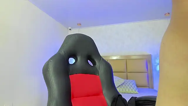 LARSONMIA online show from 1, 10, 2025