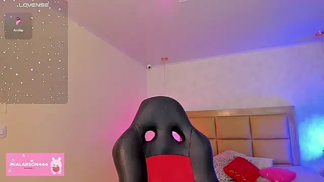 Snapshot of LARSONMIA chatting on 25, 2, 2026 LARSONMIA online show from 25, 2, 2026