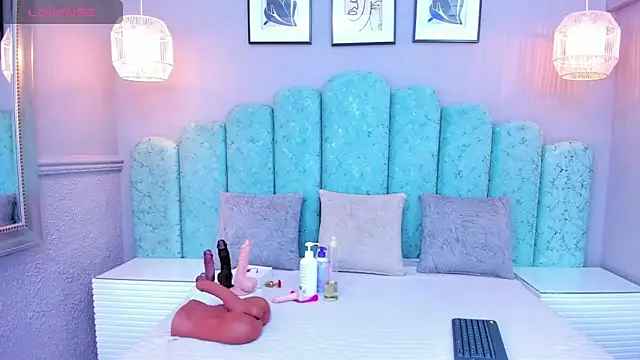 Snapshot of Sara_Vanegas chatting on 28, 1, 2025 Sara Vanegas online show from 28, 1, 2025