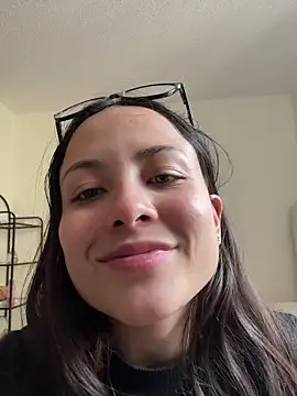 Megan Rodrigo online show from 18, 4, 2026