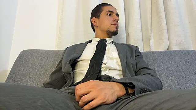 Snapshot of Tom_blunt96 chatting on 28, 2, 2026 Tom blunt96 online show from 28, 2, 2026