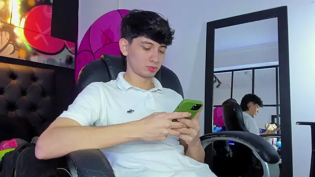 Snapshot of Santi_delacruz chatting on 26, 2, 2025 Santi delacruz online show from 26, 2, 2025