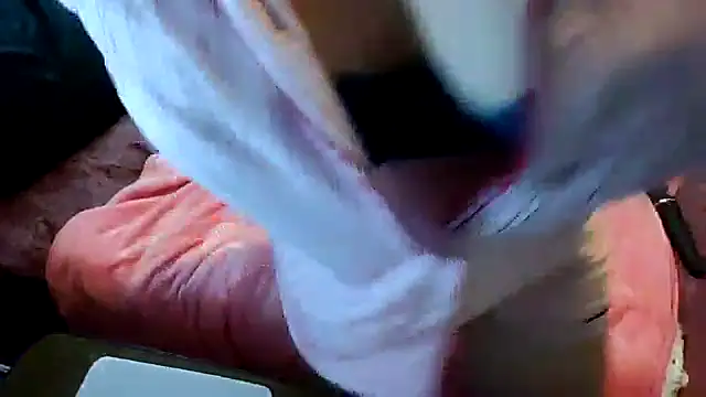 Snapshot of XxxAprilxxX chatting on 12, 10, 2025 XxxAprilxxX online show from 12, 10, 2025