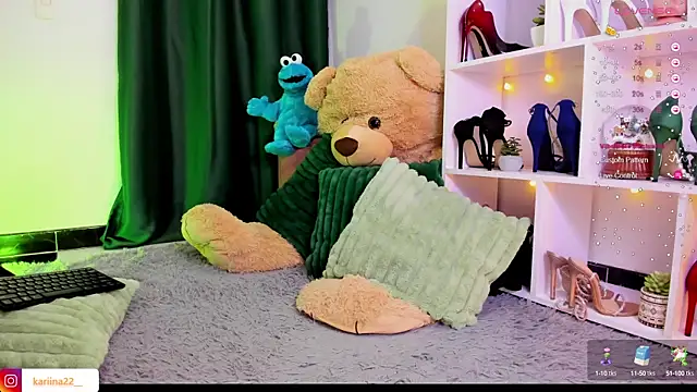 kariina  22 online show from 14, 2, 2025