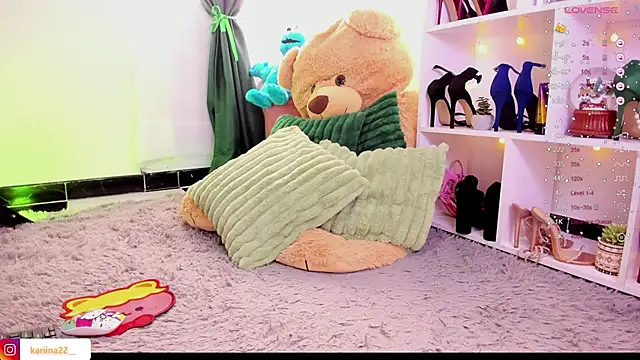 kariina  22 online show from 16, 2, 2025