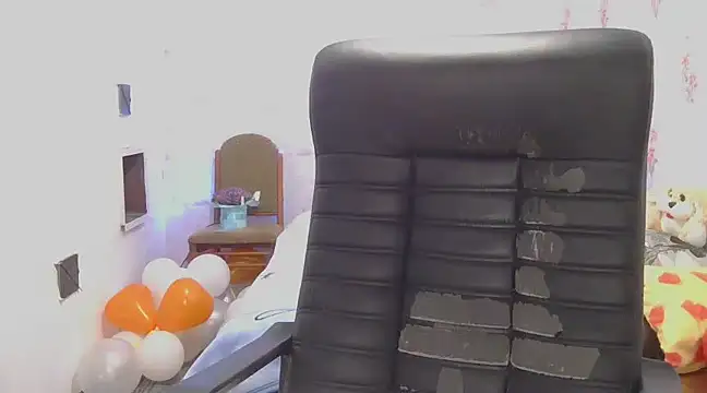 KittyyLaBeauty online show from 22, 1, 2025