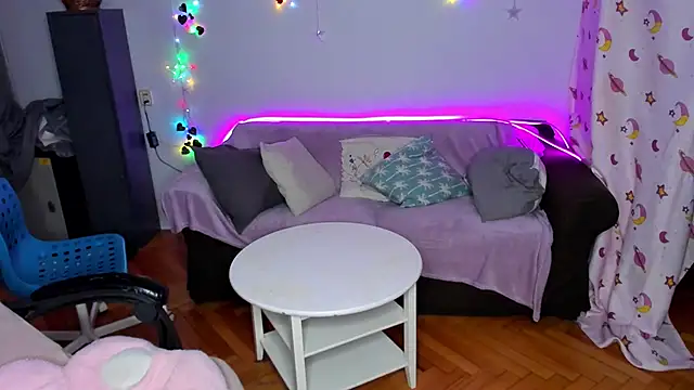 Snapshot of Evelyn_Harper@xh chatting on 8, 11, 2025 Evelyn Harperxh online show from 8, 11, 2025