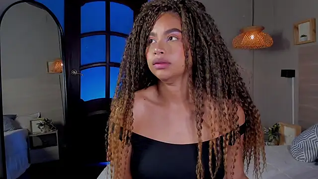 nayah   online show from 22, 10, 2025