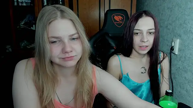 Snapshot of Rachel_Sharp chatting on 1, 10, 2025 Rachel Sharp online show from 1, 10, 2025