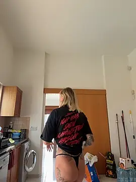 haileyhope  online show from 3, 10, 2025