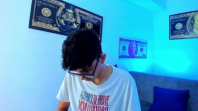TylerWhite  online show from 10, 1, 2025