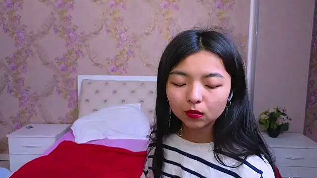 Shy Kira online show from 6, 2, 2025