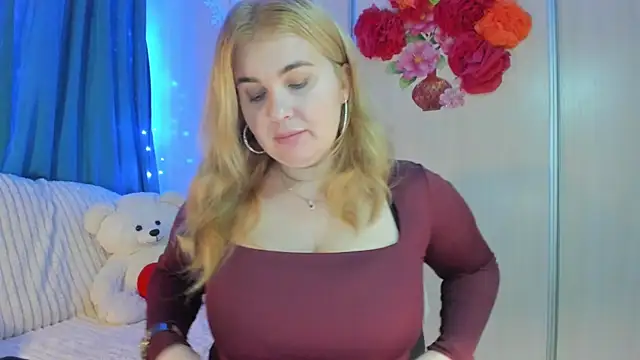 CoraSwon online show from 2, 2, 2025