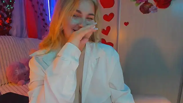 CoraSwon online show from 23, 2, 2025