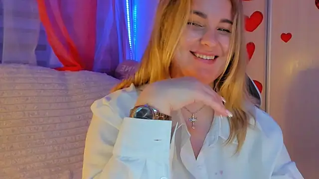 CoraSwon online show from 5, 3, 2025