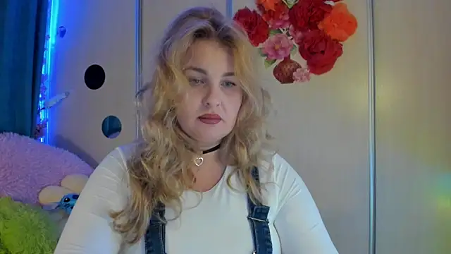 CoraSwon online show from 15, 9, 2025