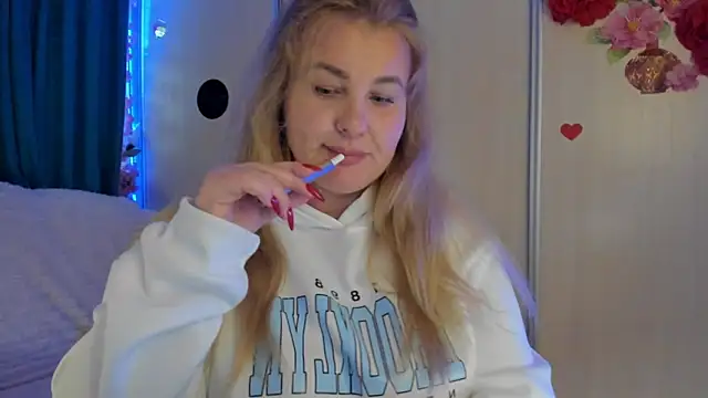 CoraSwon online show from 26, 9, 2025