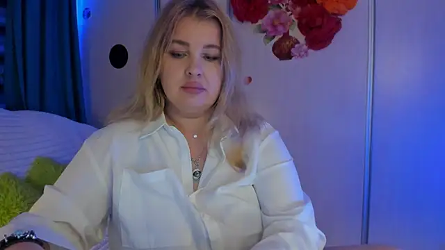 CoraSwon online show from 4, 10, 2025