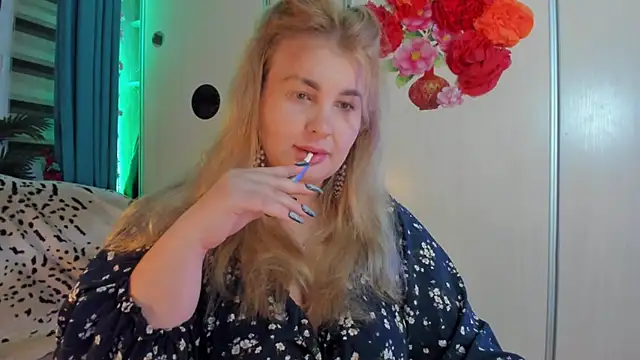 CoraSwon online show from 25, 10, 2025