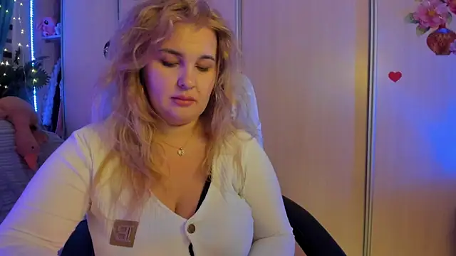 Snapshot of CoraSwon chatting on 2, 2, 2026 CoraSwon online show from 2, 2, 2026