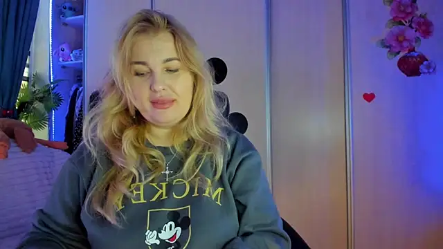 Snapshot of CoraSwon chatting on 9, 2, 2026 CoraSwon online show from 9, 2, 2026