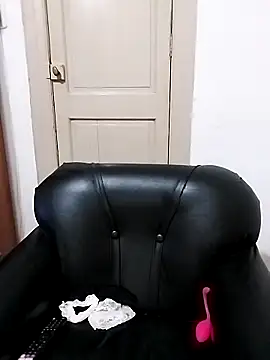 littlebrunett online show from 12, 3, 2025