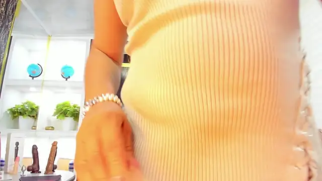 AmberNix online show from 1, 2, 2025