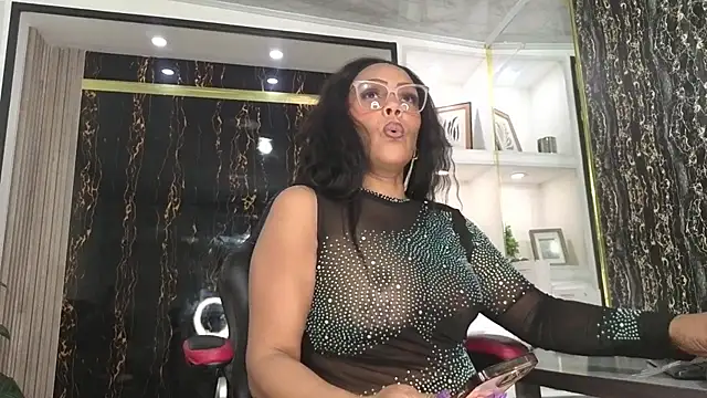 AmberNix online show from 28, 11, 2025