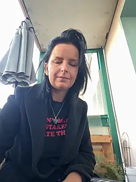 Off  Melonenmandy online show from 17, 12, 2025