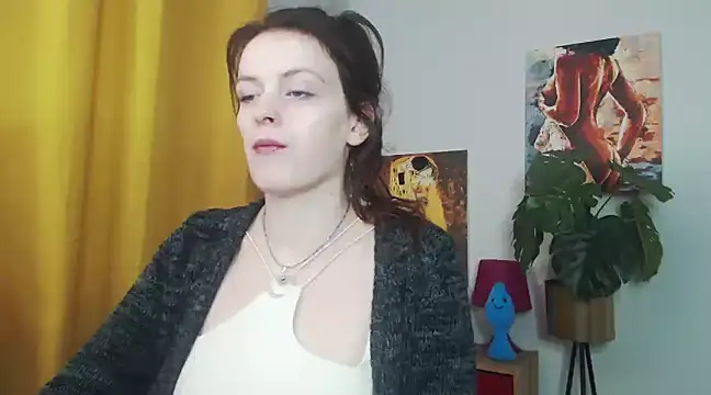 juicyNadine online show from 28, 2, 2025