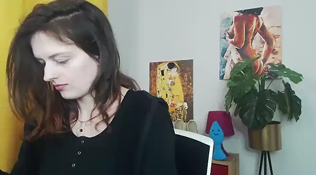 juicyNadine online show from 14, 3, 2025