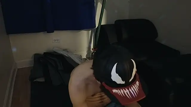 pantslesstraveler plt online show from 28, 1, 2025