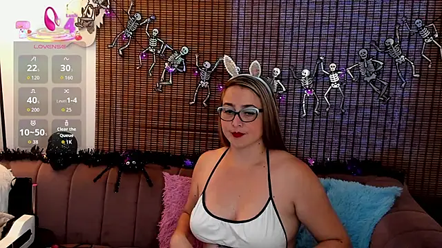 Snapshot of ariana_cross chatting on 15, 10, 2025 ariana cross online show from 15, 10, 2025